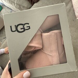 UGG Jesse Bow II Baby Booties in Pink